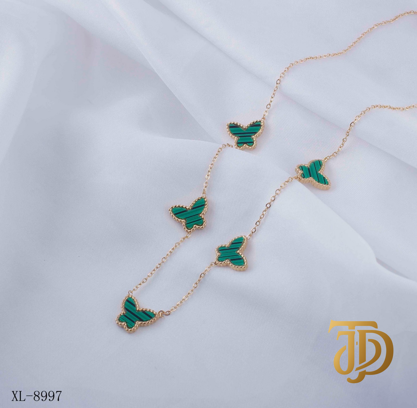 Emerald Flutter Necklace ✨🦋